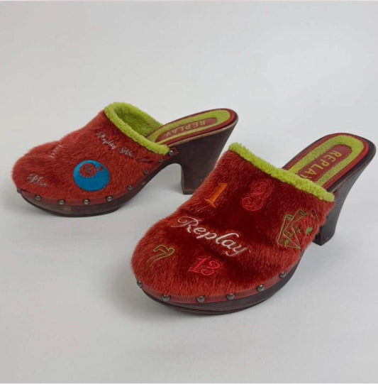 REPLAY CLOGS